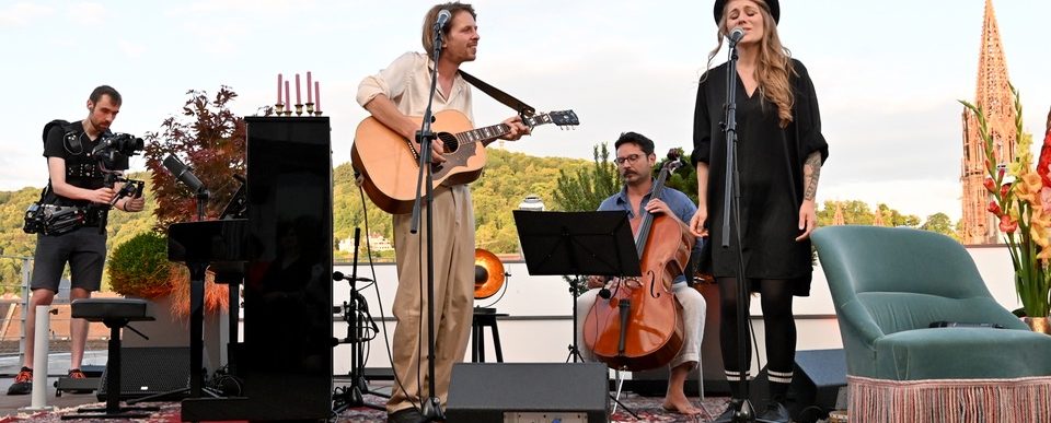 Rooftop Sessions Freiburg chilli Magazin MAx Prosa Laura Braun in freiburg zu hause