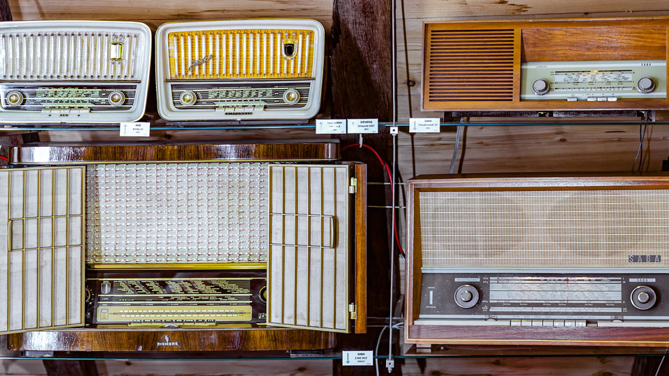 Ausschnitt 50-60er Radios