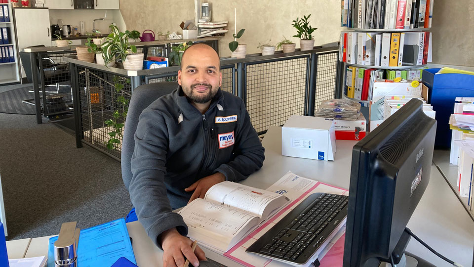 Abdellah Boutirra in seinem Büro