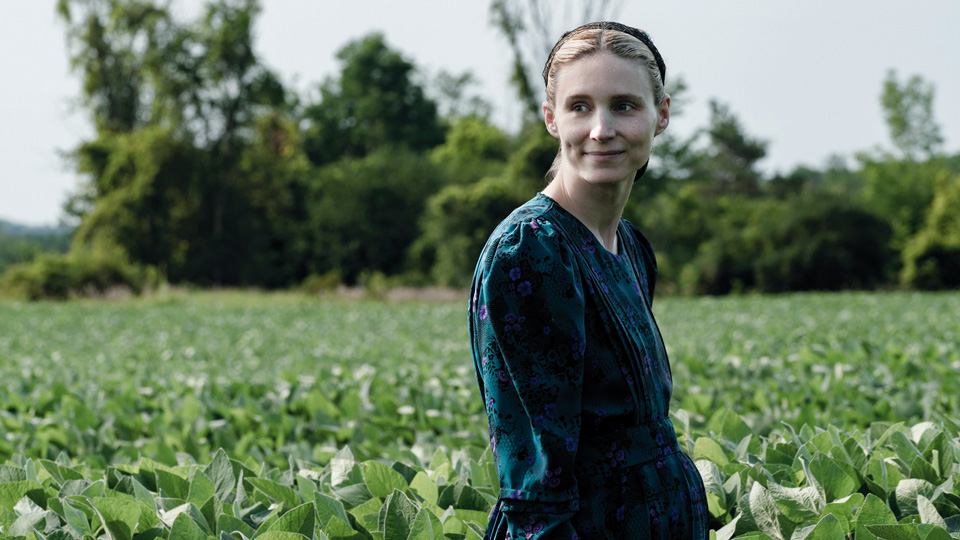 Filmausschnitt: Women Talking – Eine Frau im Grasfeld