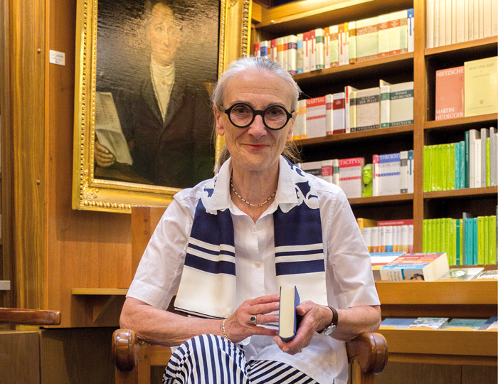 Buchhandlung-Freiburg-Jubilaeum-Leiterin
