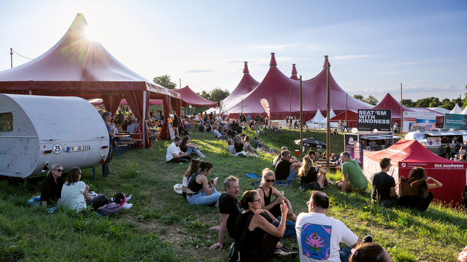 Ein musikalisches Kaleidoskop  Das Freiburger ZMF startet ambitioniert in  den 42. Jahrgang | chilli:freiburg:stadtmagazin