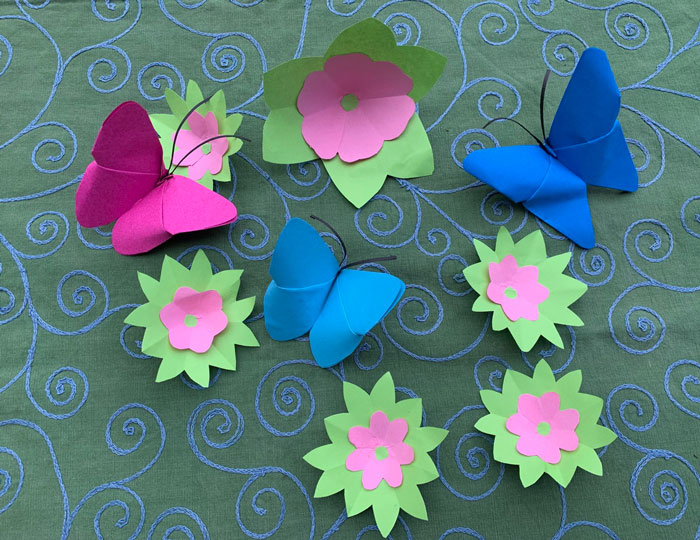 Papier Blumen und Schmetterlinge