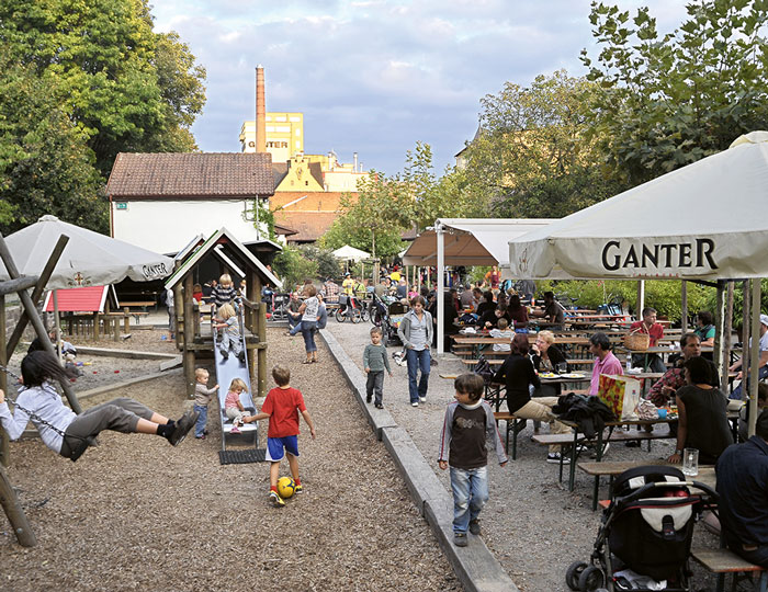 Biergarten und Spielplatz der Brauerei Ganter