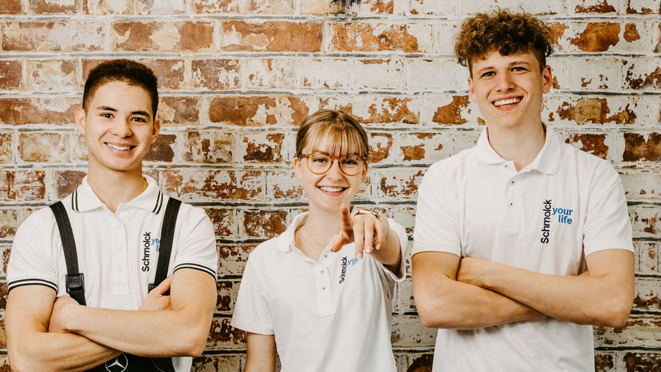 die Auszubildenden Marco Kapras (links), Anna Kessler und Colin Wurster vom Autohaus Schmolck.