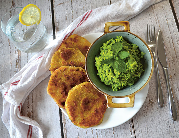 Schnitzel aus Sellerie mit Erbsenstampf