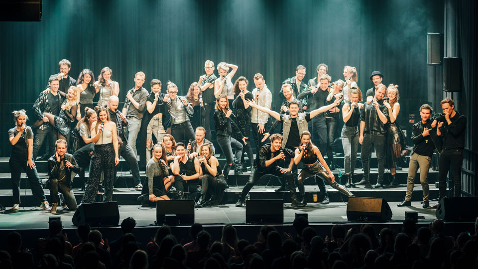 Gruppenbild vom A-Cappella-Chor „Twäng!“