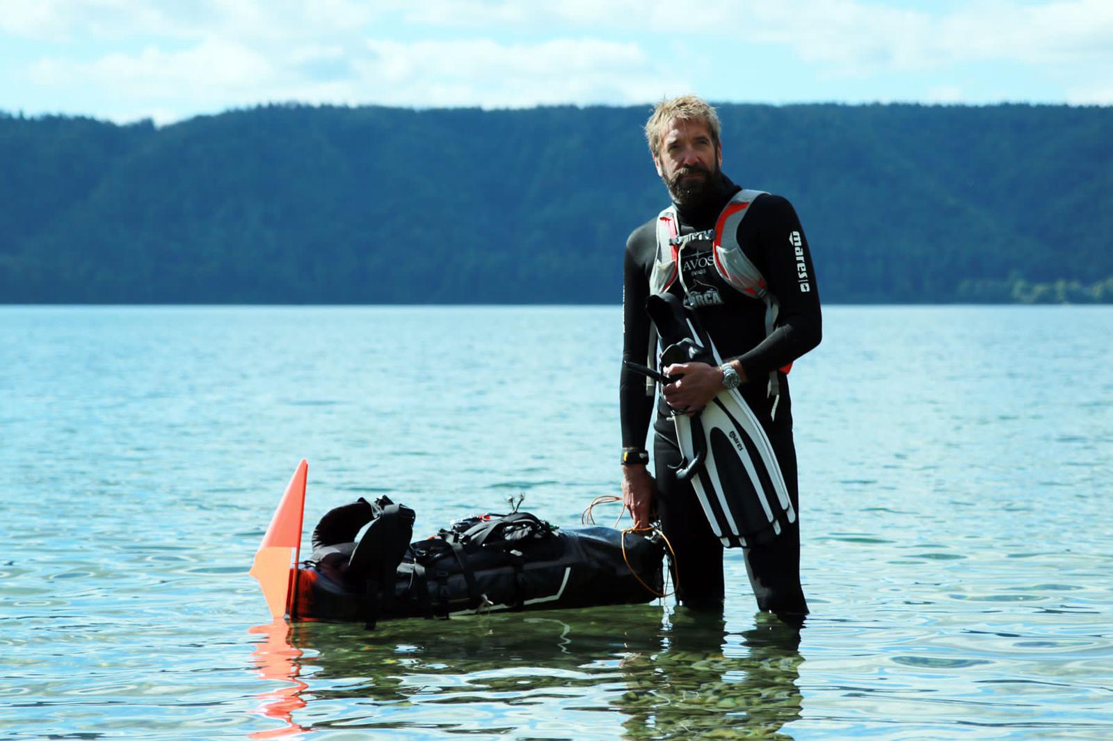 Rekord: Nik Linder schwimmt um den Bodensee
