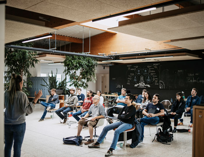 Badencampus von innen bei einer Besprechung